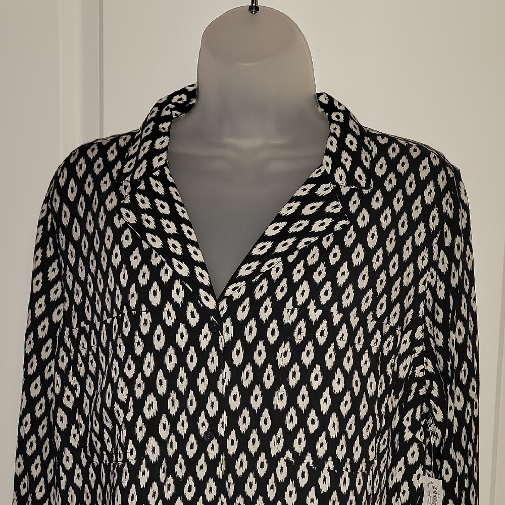 Old Navy Black and White Long Sleeve Button Down Shirt Sz: L NWT - Picture 3 of 4